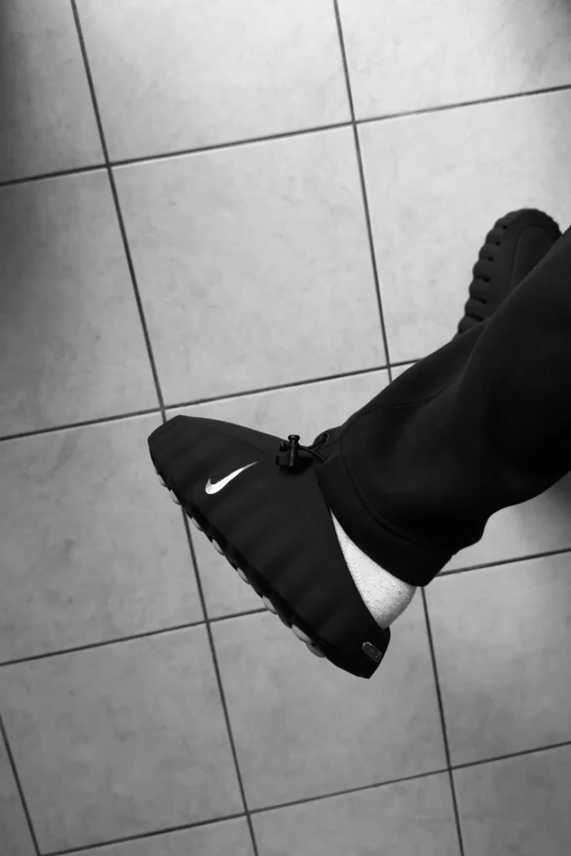 Nike Mind 001 Black Chrome
Slide - New