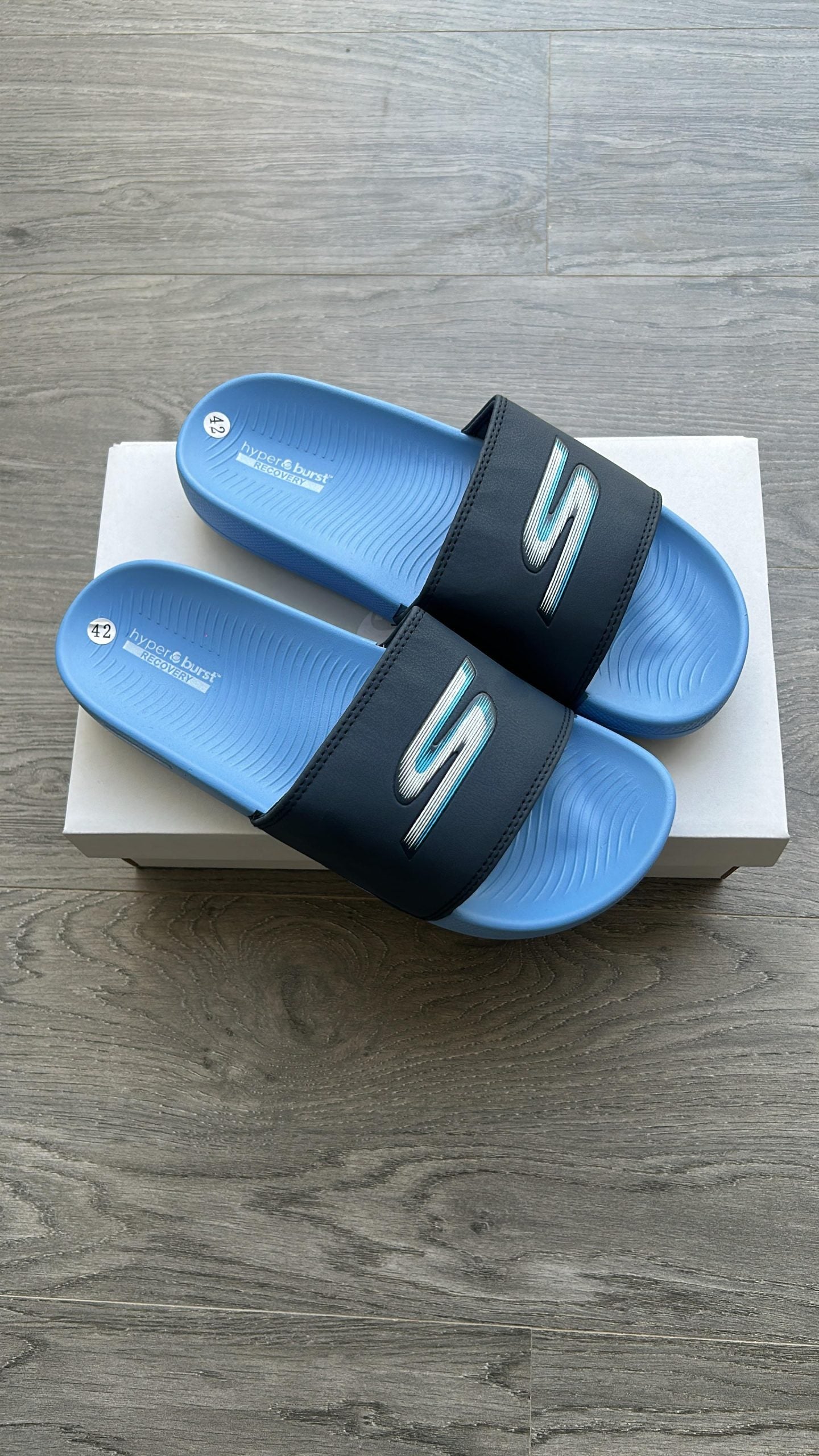 Sketchers hyper burst Flip-Flops For Men