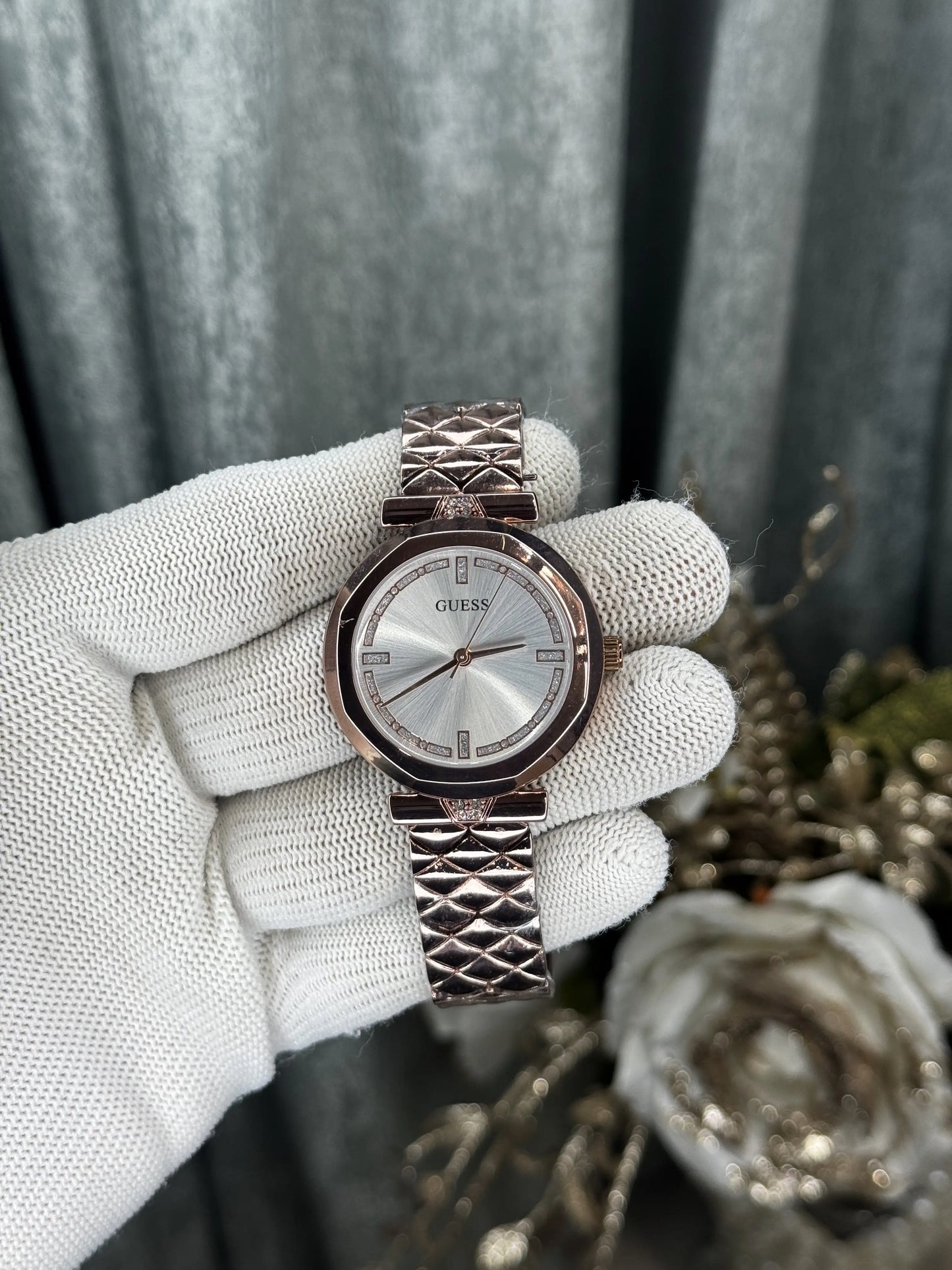 Gues s Copper White Ladies Premium Watch