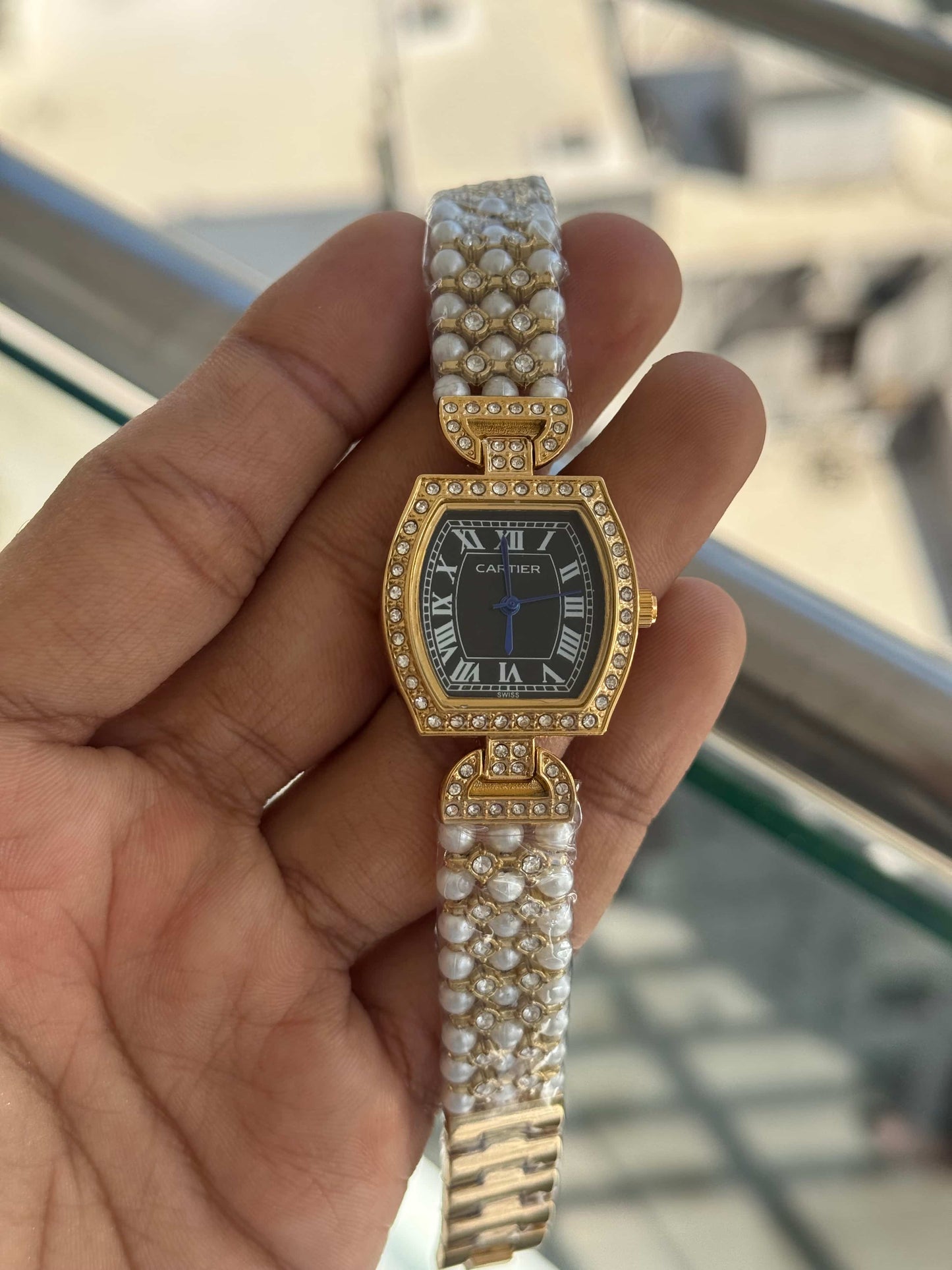 Cartie r Pearls Gold Black Premium Watch