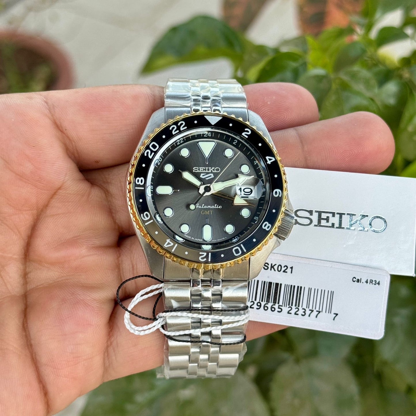 SEIKO SPORTS 5 GMT AUTHENTIC STORE QUALITY SSK021