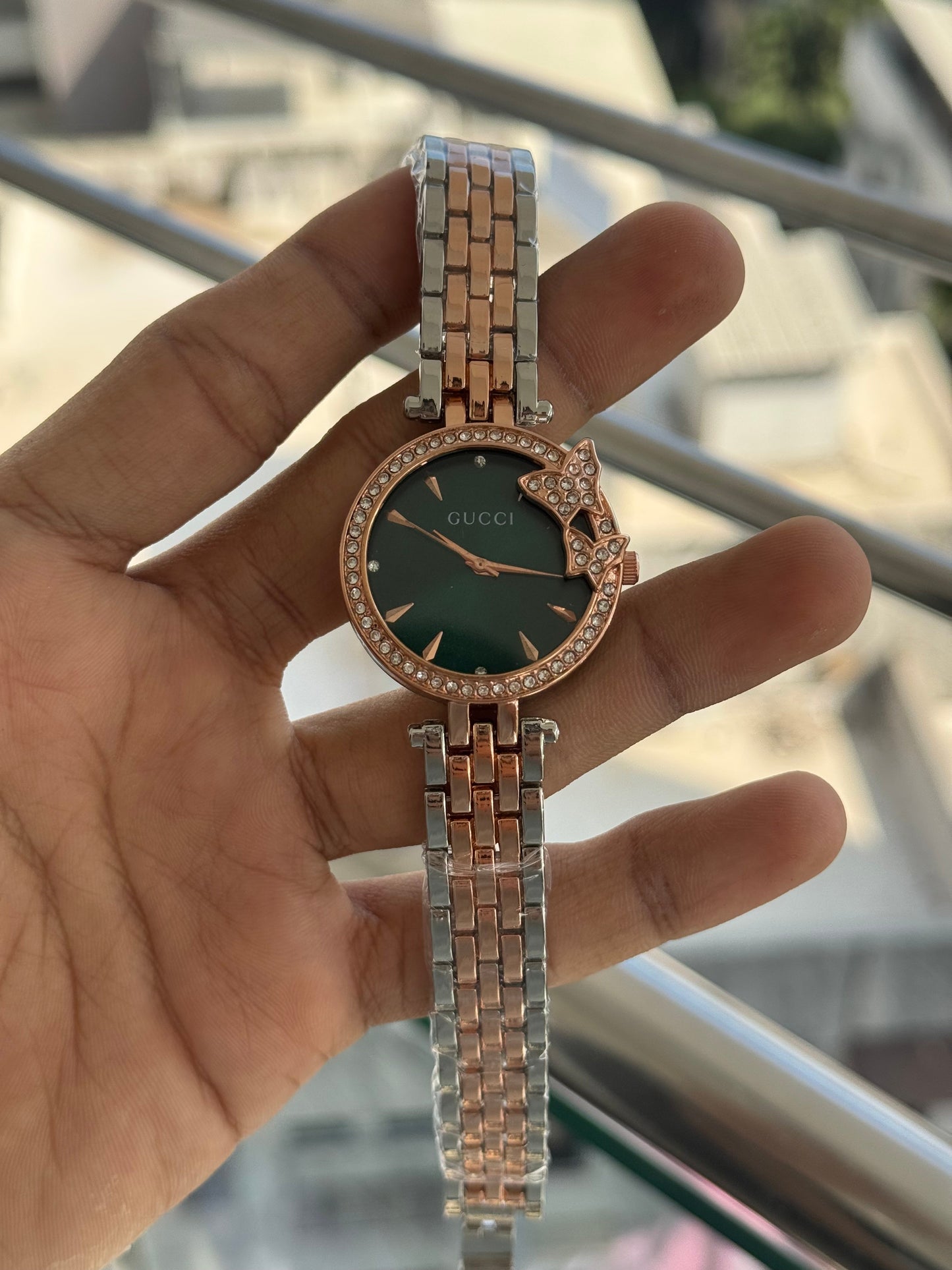 Gucc i Diamond Dual Tone Green Dial Premium Watch