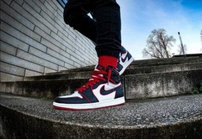 NIK_E AIR JORDAN RETRO 1 Bloodlines SEMI UA