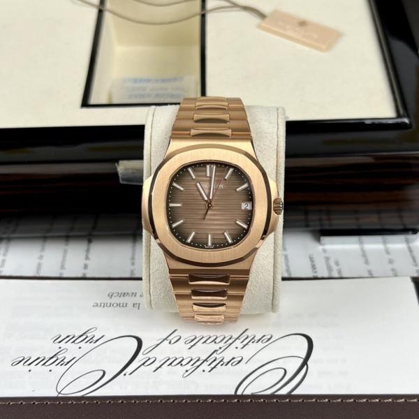 PATEK PHILIPPE NAUTILUS QUARTZ