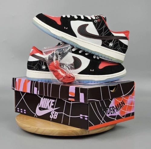 NIK_E SB DUNK LOW SPIDERMAN MILES MORALES